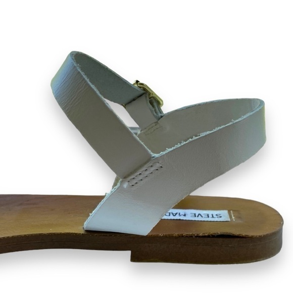 STEVE Madden Rillie White Leather With Gold Capped Toe Sandals | Size 10 - Picture 7 of 11